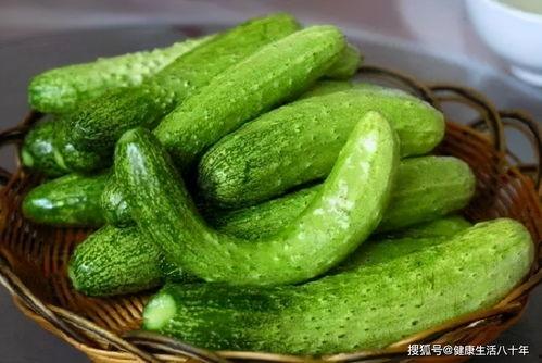 水电工吃瓜,揭秘水电工的“吃瓜”生活